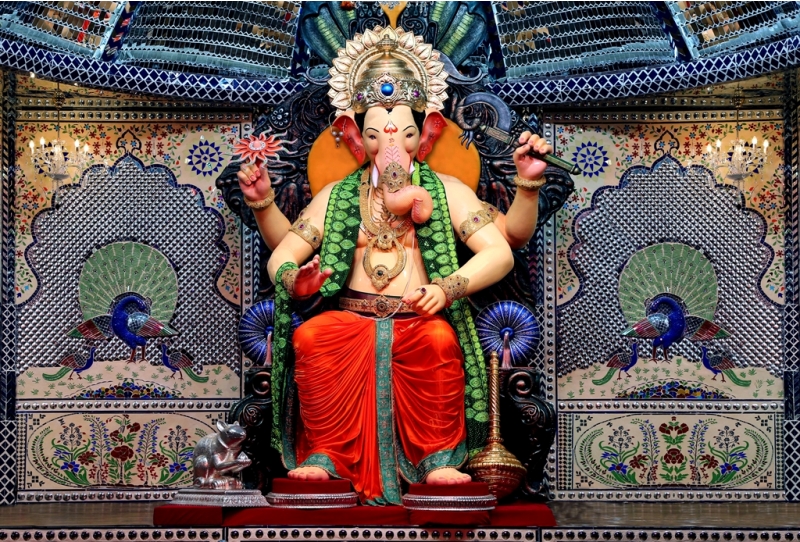 Lalbaugcha%20Raja_01.jpg