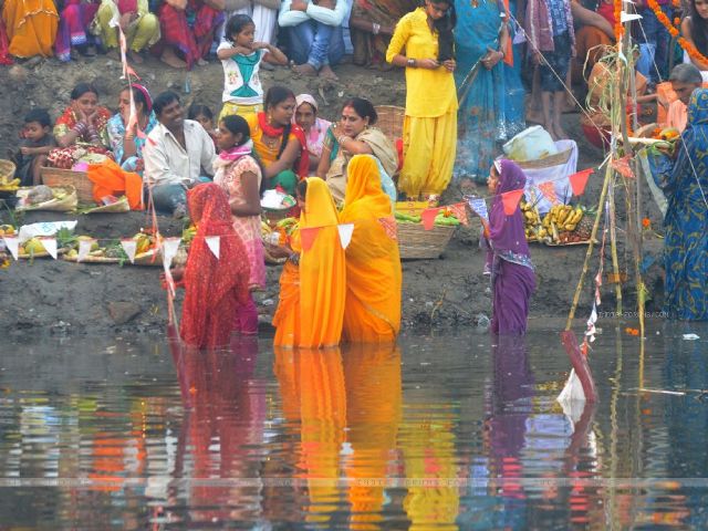 Happy%20Chhath%20Puja%20Facebook%20Photos_04.jpg