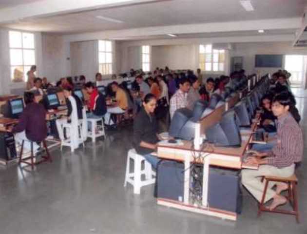 Diploma%20Engineering%20Colleges%20in%20Gujarat_02.jpg