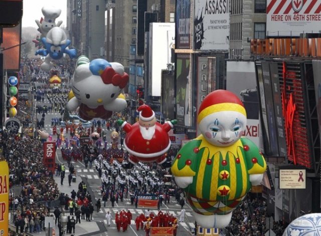 Thanksgiving%20Day%20Parade_03.jpg