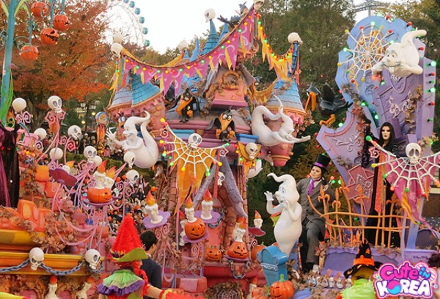 Halloween%202014%20Decorations_02.jpg