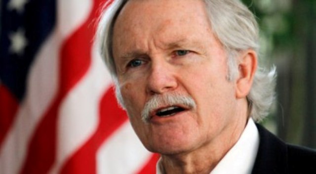 John%20Kitzhaber.jpg