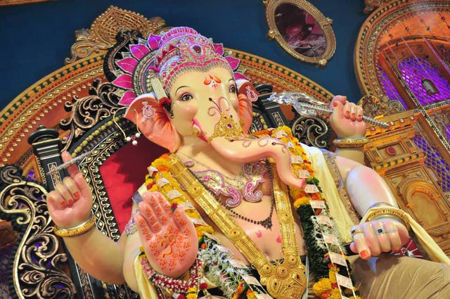 Ganesh%20visarjan%20-%20Khetwadi%20Ganraj%2012th%20Lane_03.jpg
