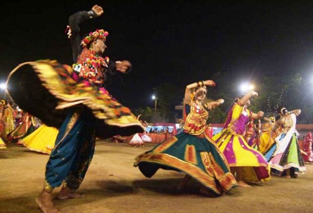 Navratri%20Raas%20Garba_03.jpg