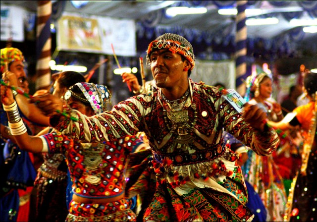 Navratri%20Raas%20Garba_06.jpg