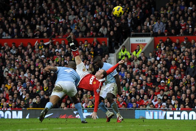 Wayne_Rooney_kick_2.jpg
