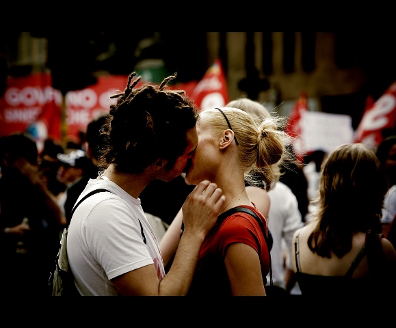 KissOfLove_02.jpg