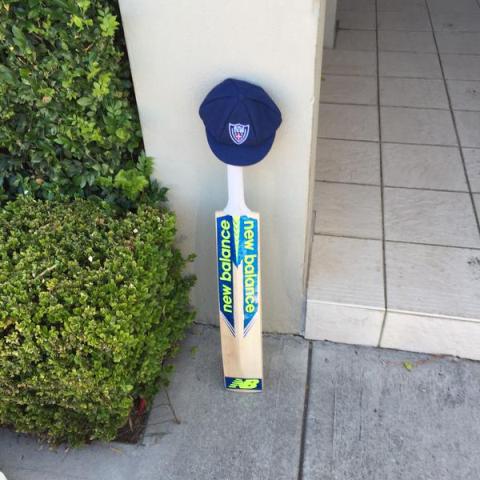 putoutyourbats_02.jpg