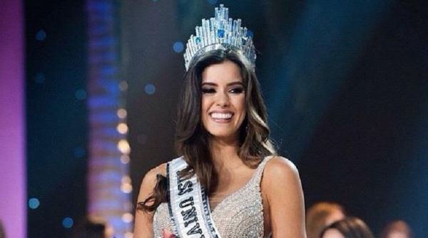 Paulina%20Vega_01.jpg