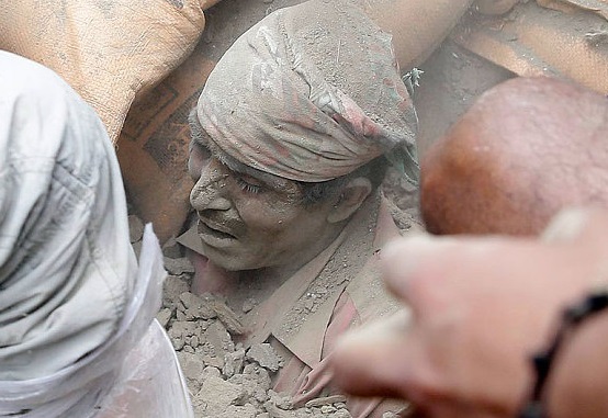 Earthquake%20hits%20Nepal_01.jpg