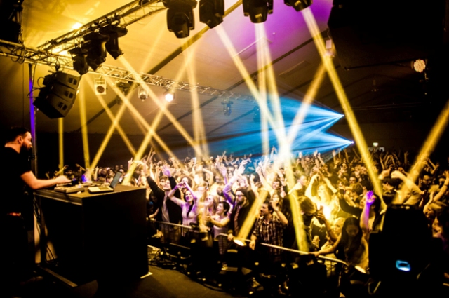 Oval%20Space%20Party%20Clube.jpg