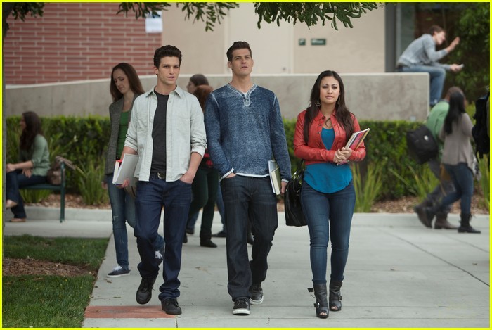 francia-raisa-secret-college-05.jpg
