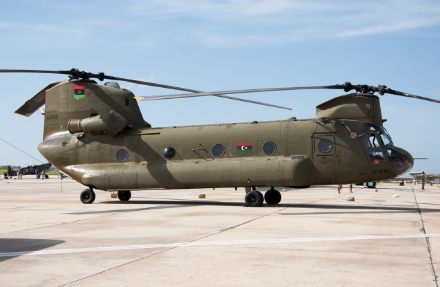 Boeing-CH-47-Chinook.jpg