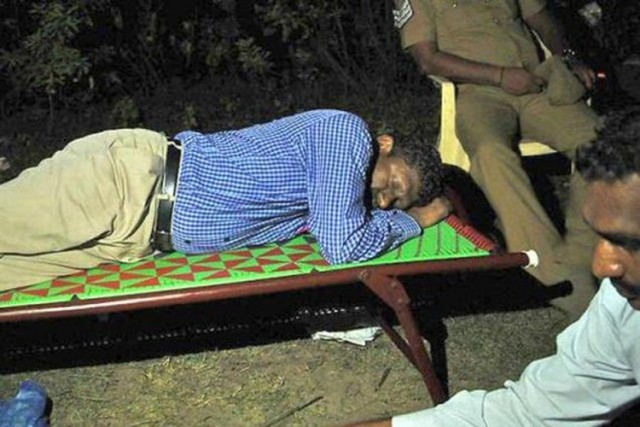 IAS%20officer.jpg